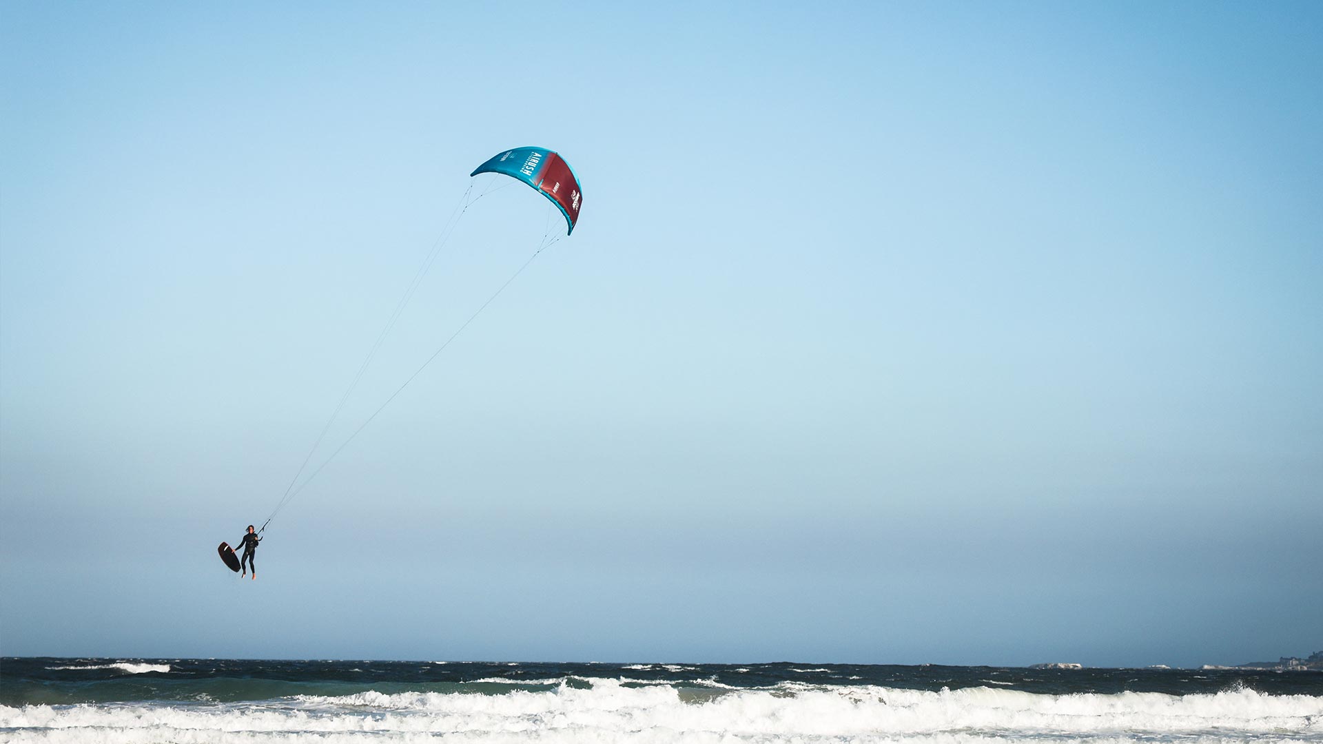 21_Airush_Gallery_Kites_Session_Red_img-03