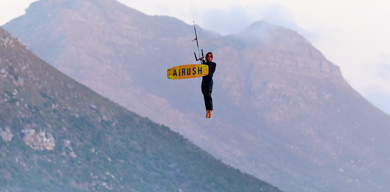 airush-Airush-Kiteboarding_Big-Air_Looping-Board-Offs_01How To Do A Board OffBig Air